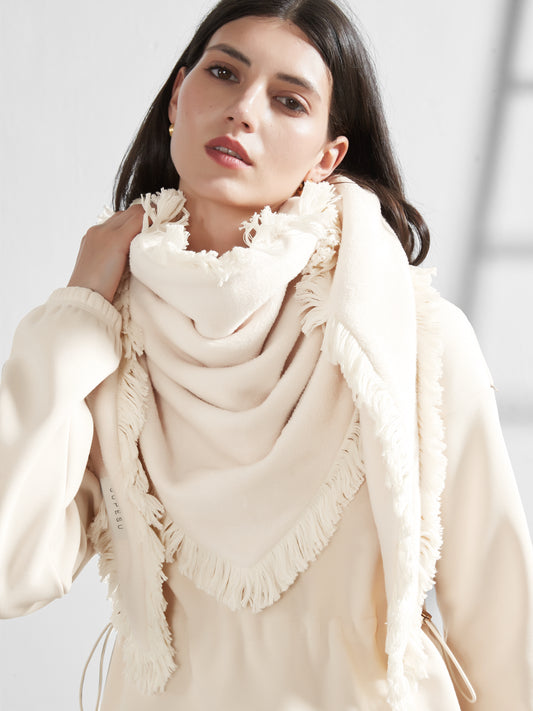 Cubby Scarf, The Lionness