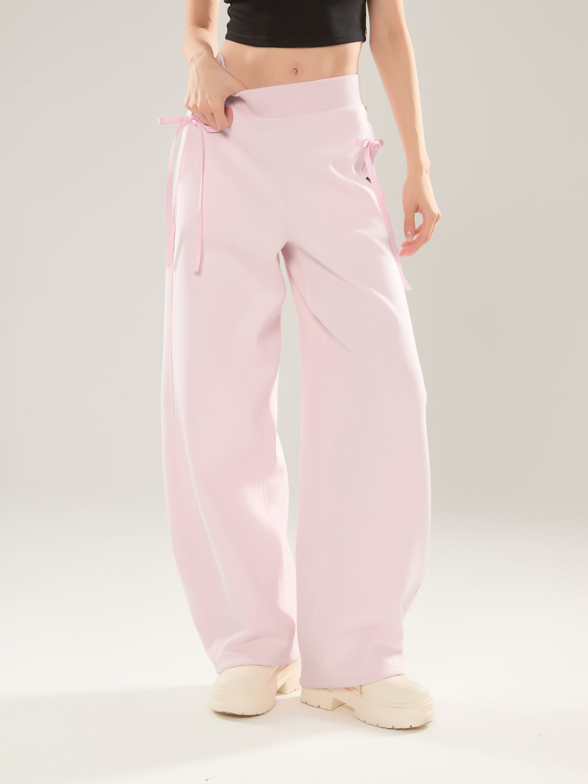 🎀 Cubby Barrel Leg Pants, High Waisted