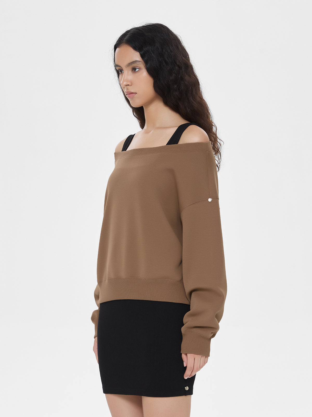 Cubby Off-Shoulder Sweatshirt